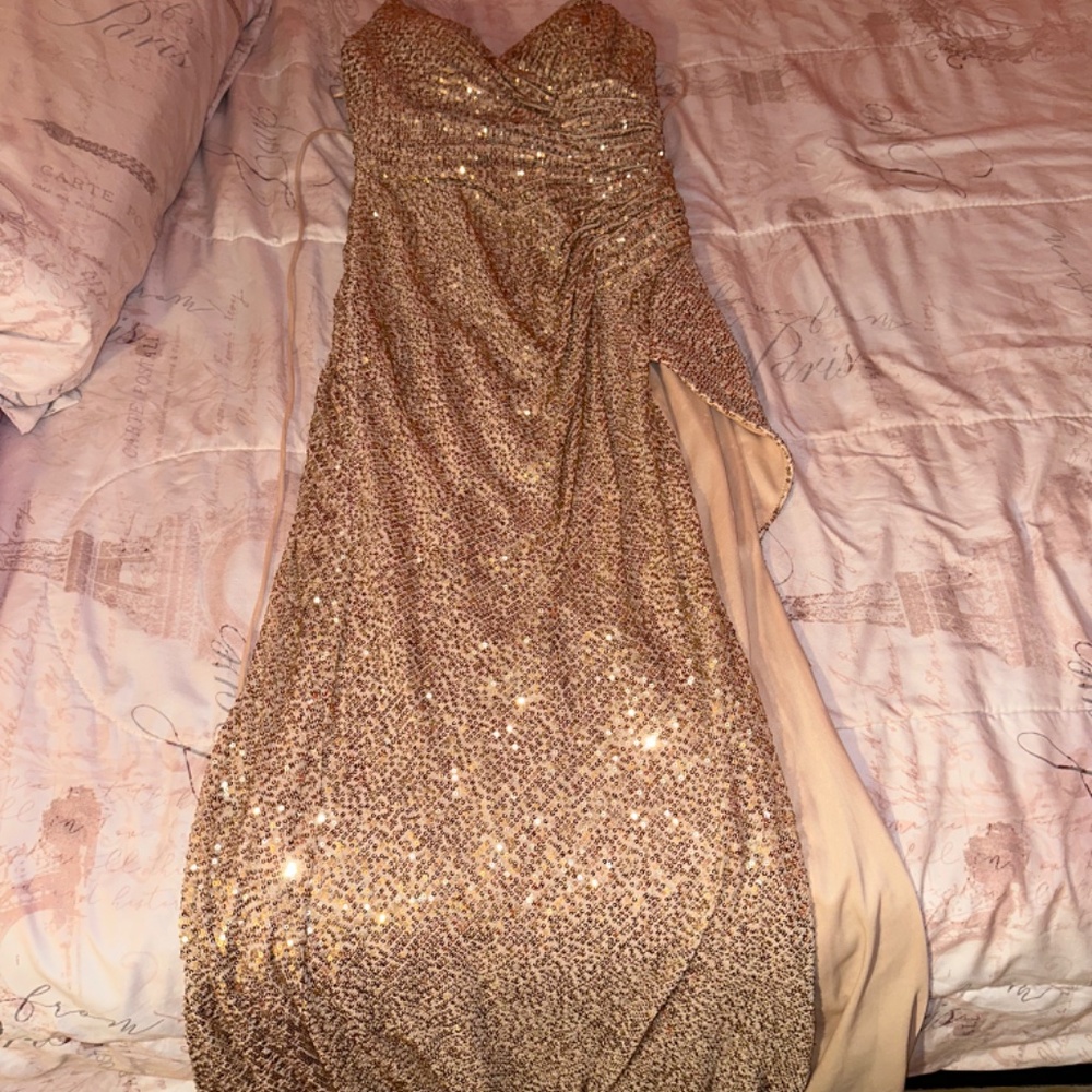 Dress - Picture 3 of 3